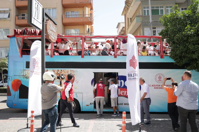Aydın’da Gelenek Yaşatıldı: Vakıflardan 52 Çocuğa Sünnet Şöleni