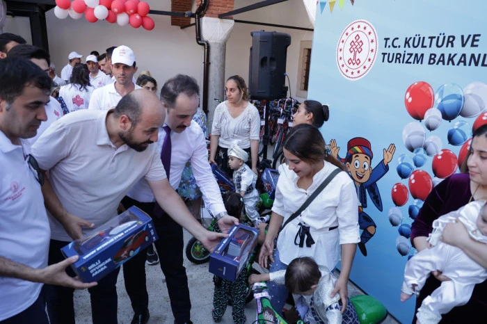 Aydın’da Gelenek Yaşatıldı: Vakıflardan 52 Çocuğa Sünnet Şöleni