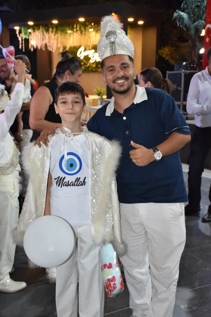 YENİ-İZ DERNEĞİ’NDEN TOPLU SÜNNET ŞÖLENİ