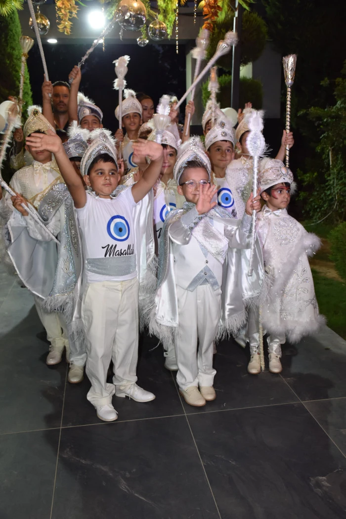 YENİ-İZ DERNEĞİ’NDEN TOPLU SÜNNET ŞÖLENİ