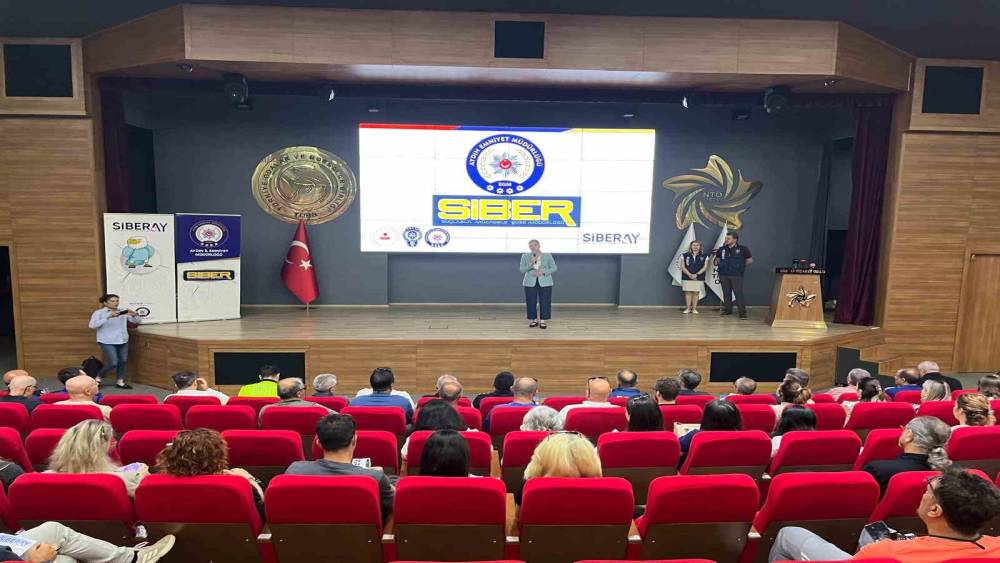 Nazilli&rsquo;de &ouml;ğretmenlere siber g&uuml;venlik eğitimi
