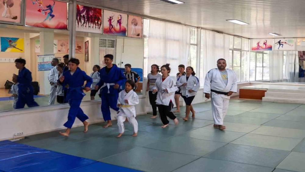 Efeler Belediyesi kursları devam ediyor
