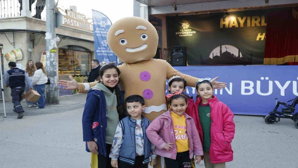 K&ouml;şkl&uuml; &ccedil;ocuklar B&uuml;y&uuml;kşehir&rsquo;in Ramazan şenliğinde eğlendi
