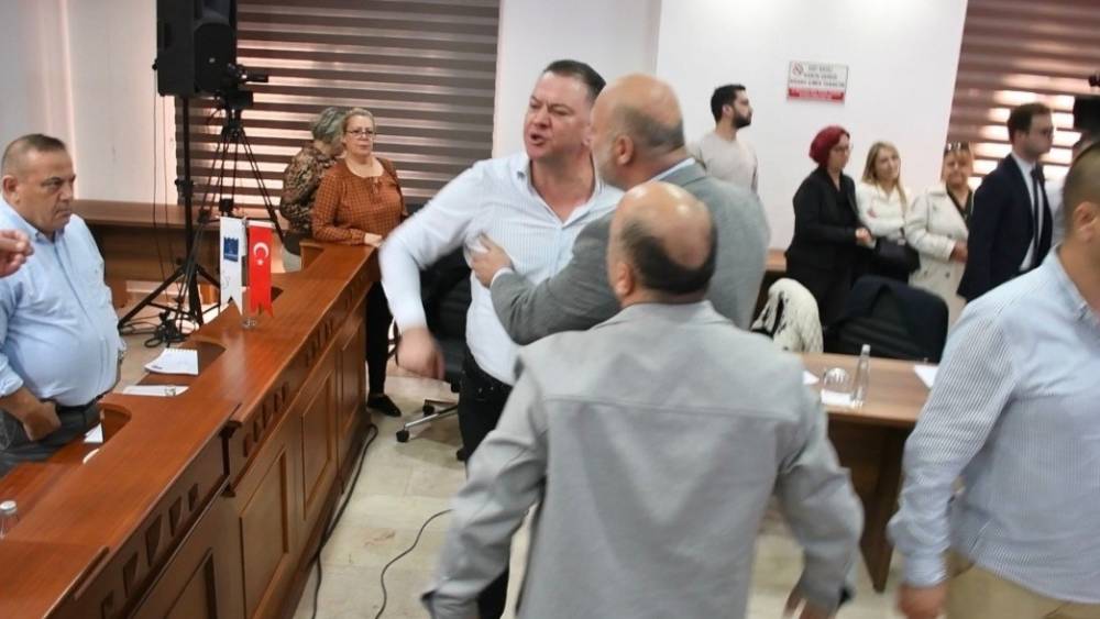 Başkan Günel tartışmayı sakinlikle karşıladı
