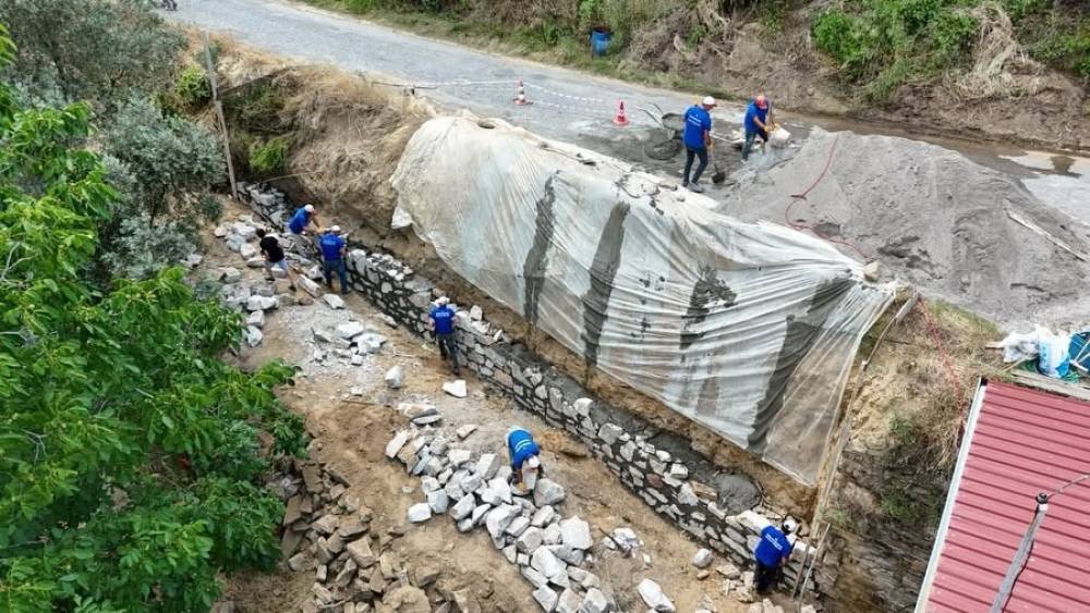 Karabağlar Mahallesi&rsquo;nde taş duvar &ccedil;alışması tamamlandı