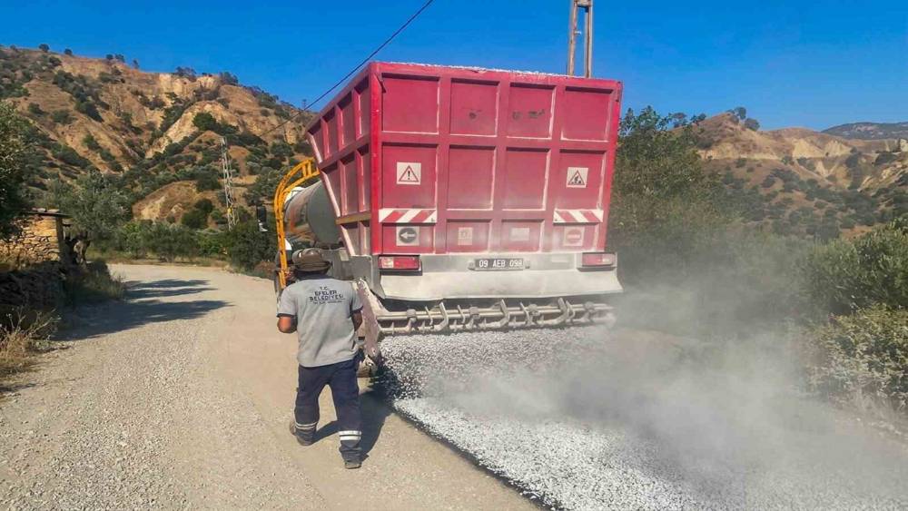 Efeler Belediyesi Pınardere Mahallesi&rsquo;nin yollarını yeniliyor
