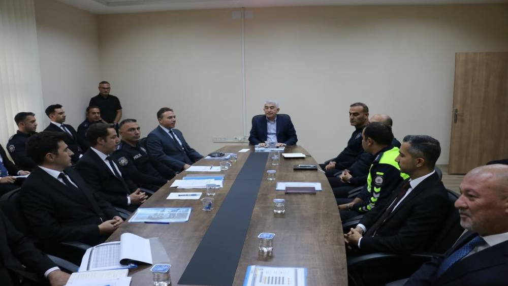 Emniyet M&uuml;d&uuml;r&uuml; Karaduman, S&ouml;ke ve Kuşadası&rsquo;nda &ccedil;alışmaları inceledi
