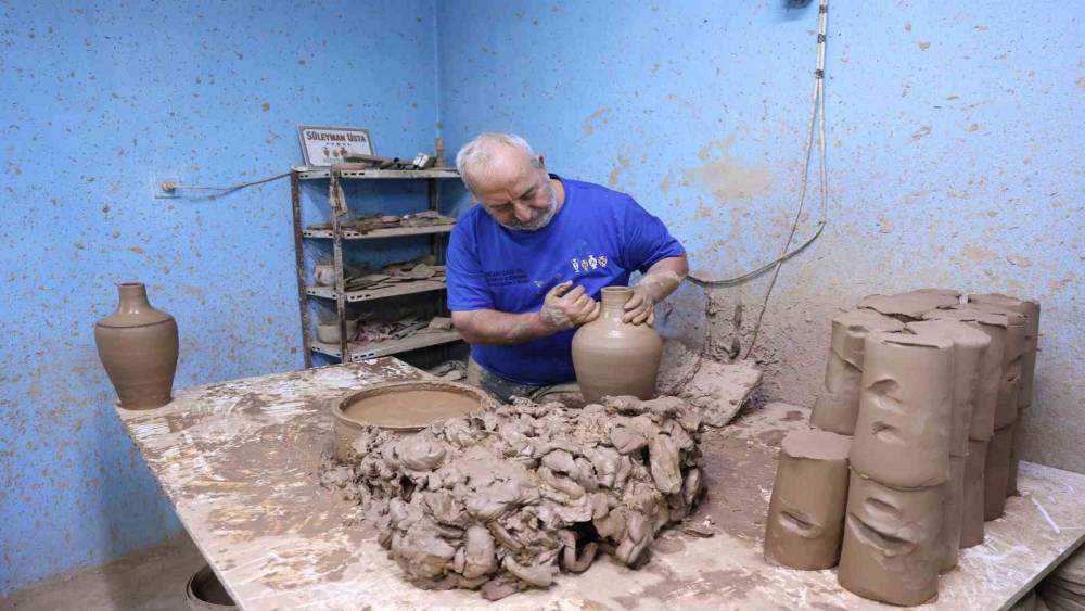 Dört kuşaktır çamura şekil veriyorlar
