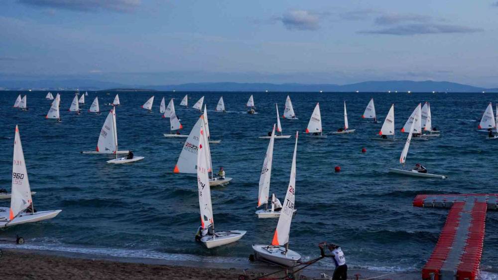 YELKENLİLER DİDİM&rsquo;DE YARIŞMAYA BAŞLADI