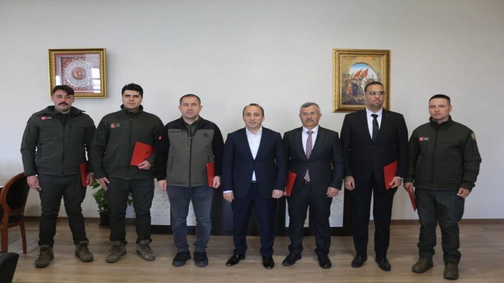 Kaymakam Erdoğan&rsquo;dan orman personeline teşekk&uuml;r belgesi
