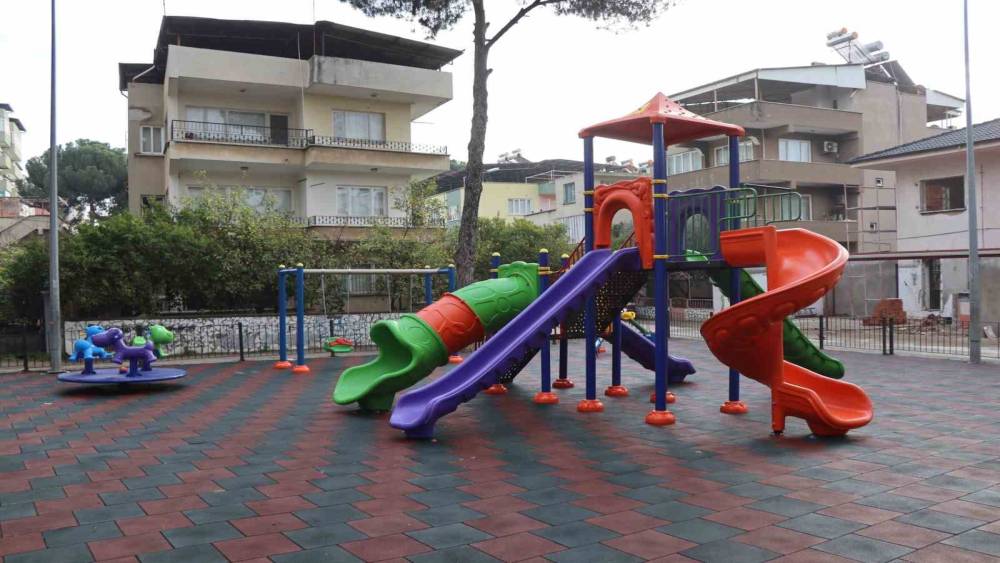 Nazilli Belediyesi &ccedil;ocuk parklarını yeniliyor
