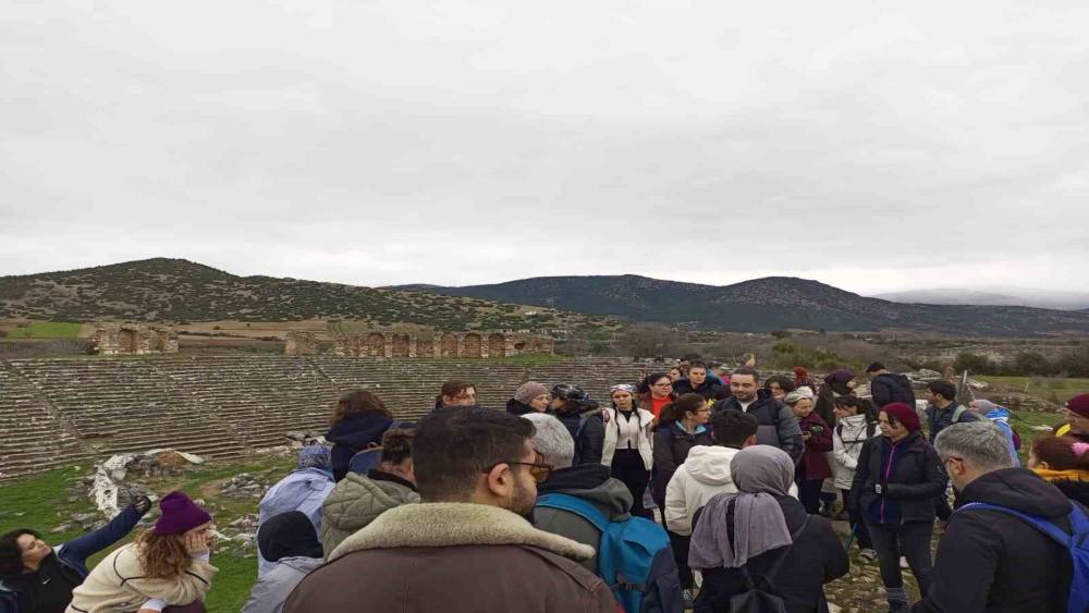 B&uuml;y&uuml;kşehir&rsquo;in turlarıyla vatandaşlar Aydın&rsquo;ın tarihi ve doğasını keşfediyor
