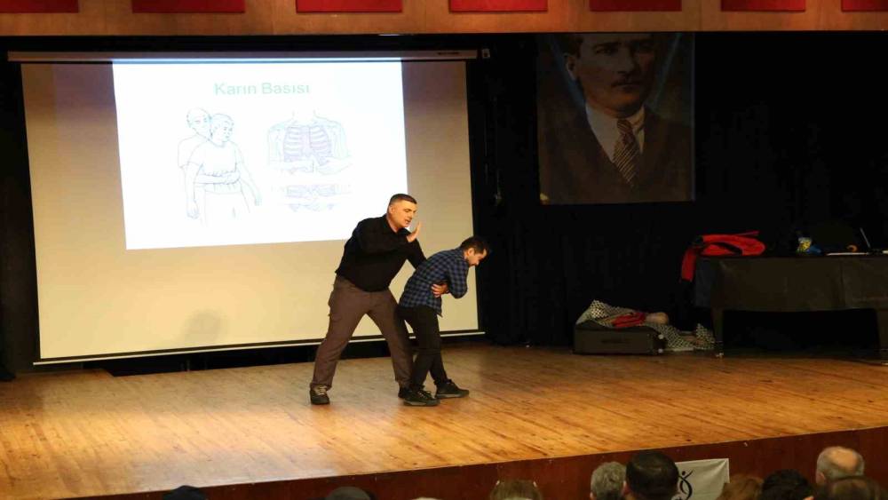 Nazilli&rsquo;de 6 Şubat Depremleri&rsquo;nin yıl d&ouml;n&uuml;m&uuml;nde anlamlı eğitim