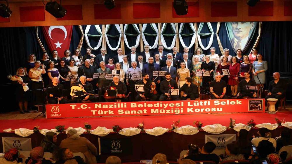 Nazilli&rsquo;de Şarkılarda Anılar konserine vatandaşlar ilgi g&ouml;sterdi