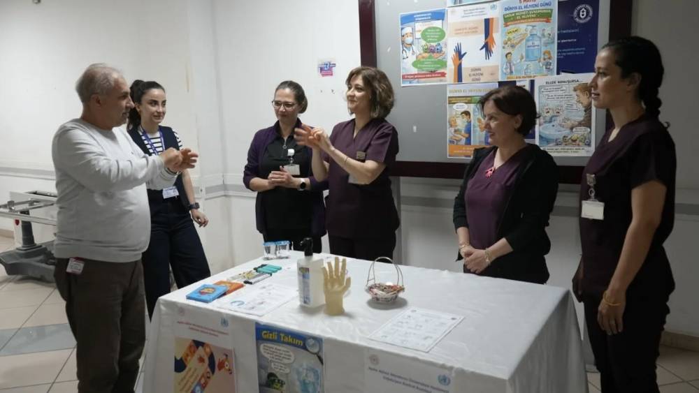 Hastanede el hijyenine dikkat &ccedil;ekildi
