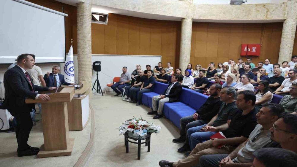 AD&Uuml;&rsquo;de yabancı &ouml;ğrenci kayıtları &ouml;ncesi bilgilendirme toplantısı
