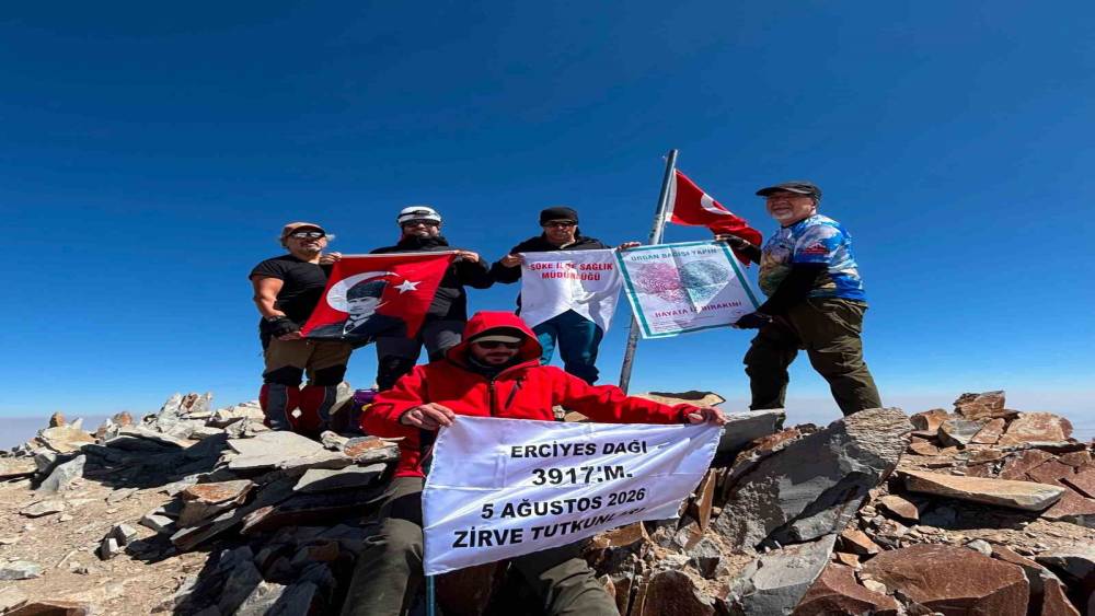 S&ouml;ke&rsquo;nin sağlık kahramanları Erciyes&rsquo;in zirvesinden organ bağışı &ccedil;ağrısı yaptı
