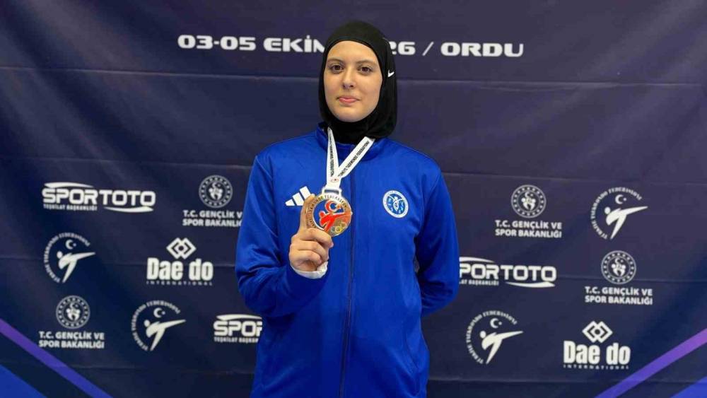 Aydın B&uuml;y&uuml;kşehir Belediyespor sporcusu K&ouml;seoğlu, T&uuml;rkiye şampiyonu oldu
