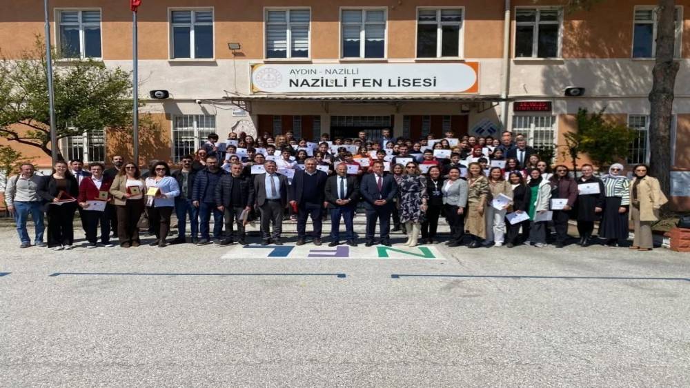 Matematik Olimpiyatları&rsquo;nda dereceye girenler &ouml;d&uuml;llendirildi
