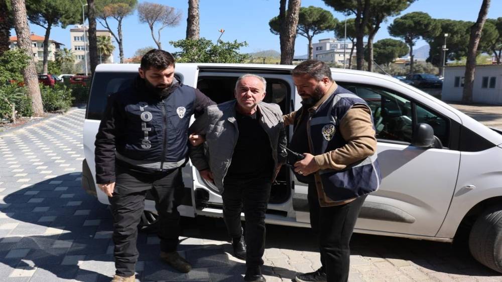 Germencik Belediyesi eski başkanı &Ouml;ndeş tahliye edildi
