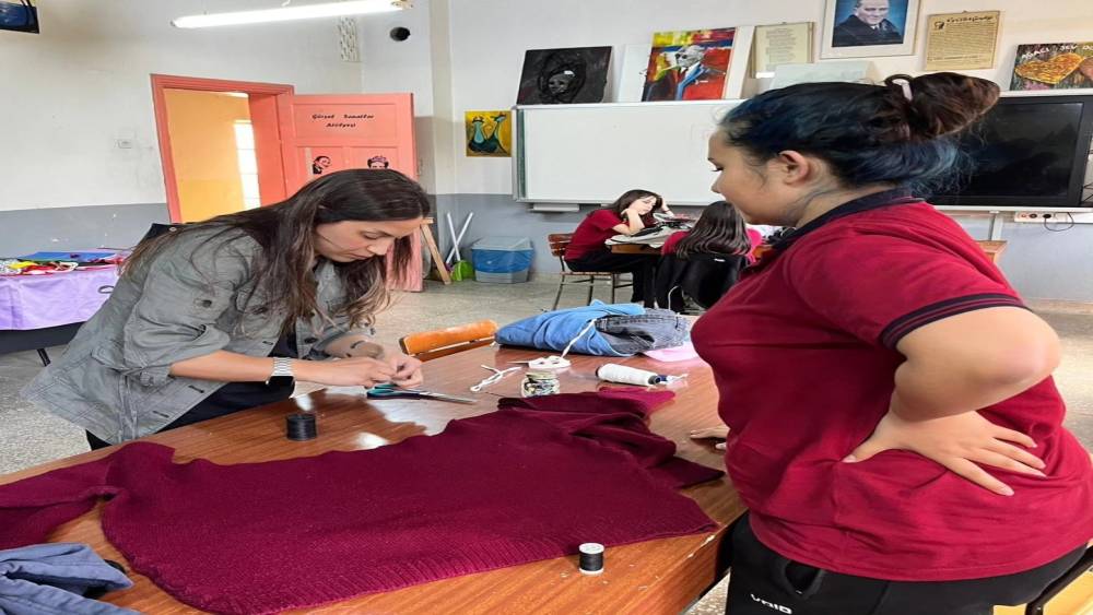 At&ccedil;a&rsquo;da atıklar sanata d&ouml;n&uuml;şt&uuml;
