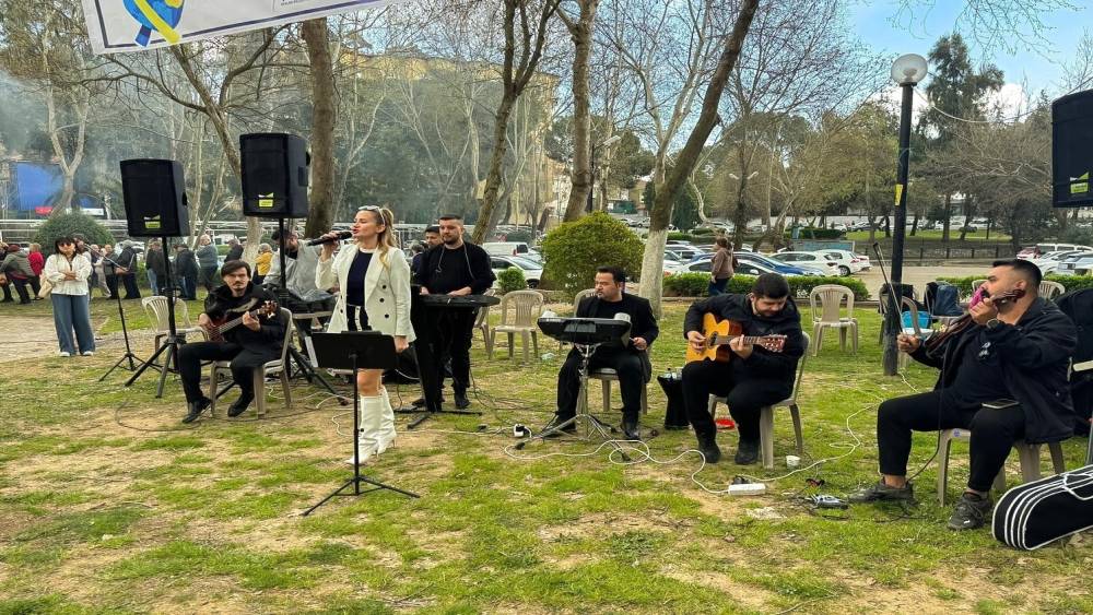 Efeler&rsquo;de Anneler G&uuml;n&uuml; coşkusu şenlikle ta&ccedil;lanacak

