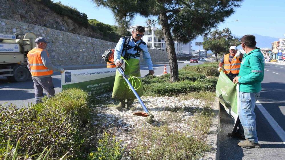 Kuşadası&rsquo;nda bayram &ouml;ncesi ref&uuml;jler bakıma alındı
