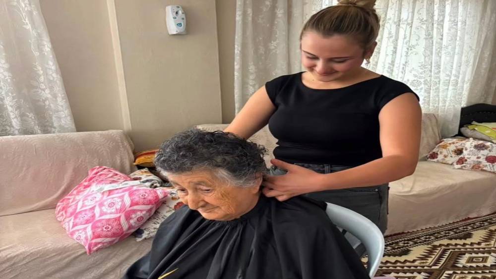 K&ouml;şk&rsquo;te &ouml;ğrencilerden g&ouml;n&uuml;llere dokunan sa&ccedil; bakımı
