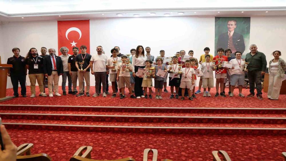 S&ouml;ke&rsquo;deki satran&ccedil; turnuvası sona erdi
