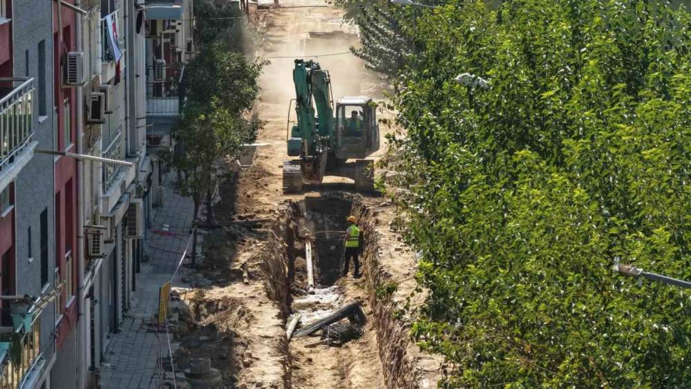 Aydın B&uuml;y&uuml;kşehir Belediyesi&rsquo;nin Efeler&rsquo;de altyapı yatırımları s&uuml;r&uuml;yor
