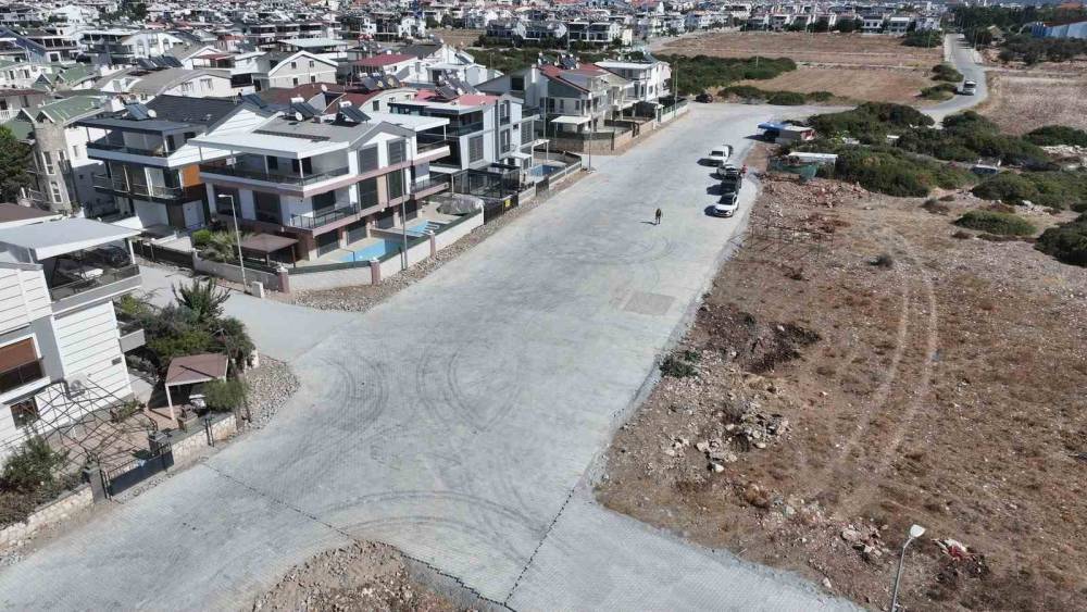 Didim&rsquo;de parke taşı d&ouml;şeme &ccedil;alışmaları devam ediyor