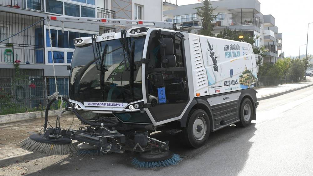Kuşadası&rsquo;nın dar sokakları K&uuml;&ccedil;&uuml;k Deve emanet