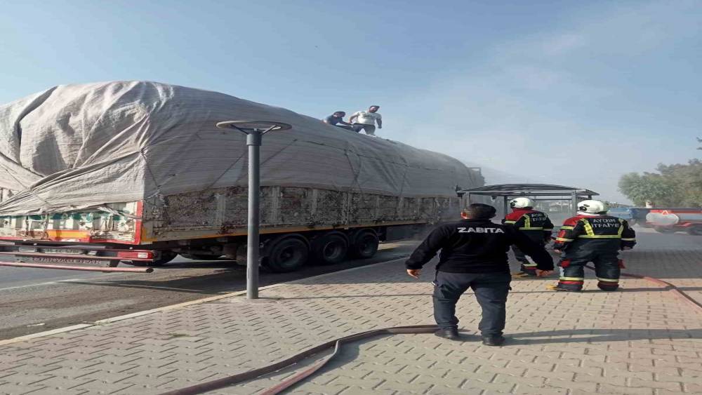 Pamuk yüklü tırda çıkan yangın büyümeden söndürüldü