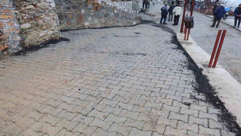 Bozdoğan Belediyesi, gen&ccedil; kızın yol isteğini yerine getirdi
