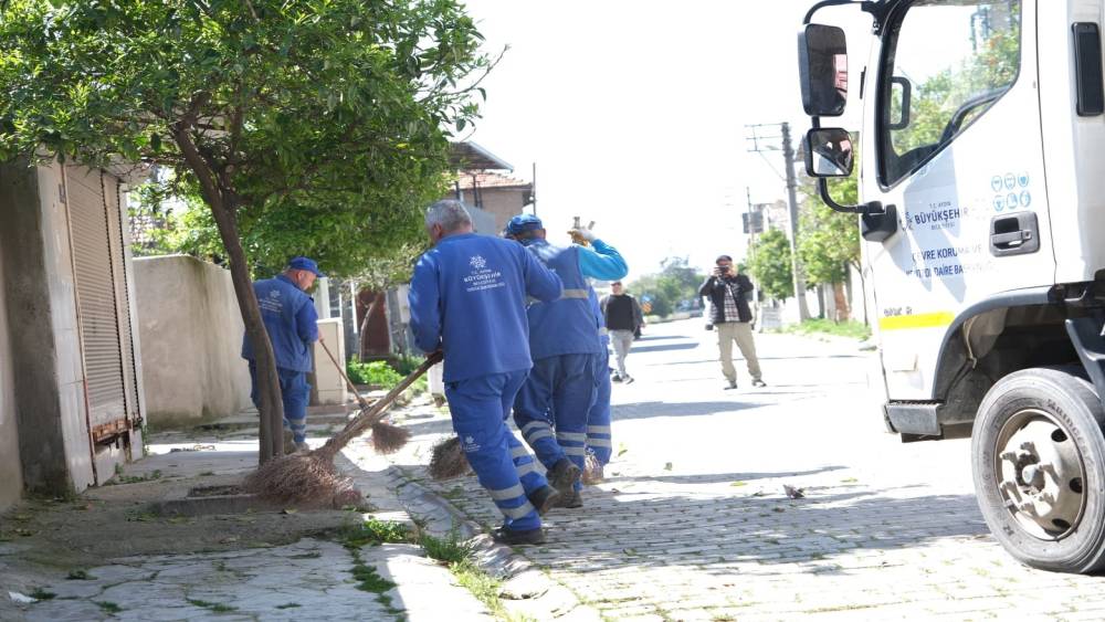 Aydın B&uuml;y&uuml;kşehir&rsquo;den, &ccedil;evre d&uuml;zenleme ve bakım &ccedil;alışması
