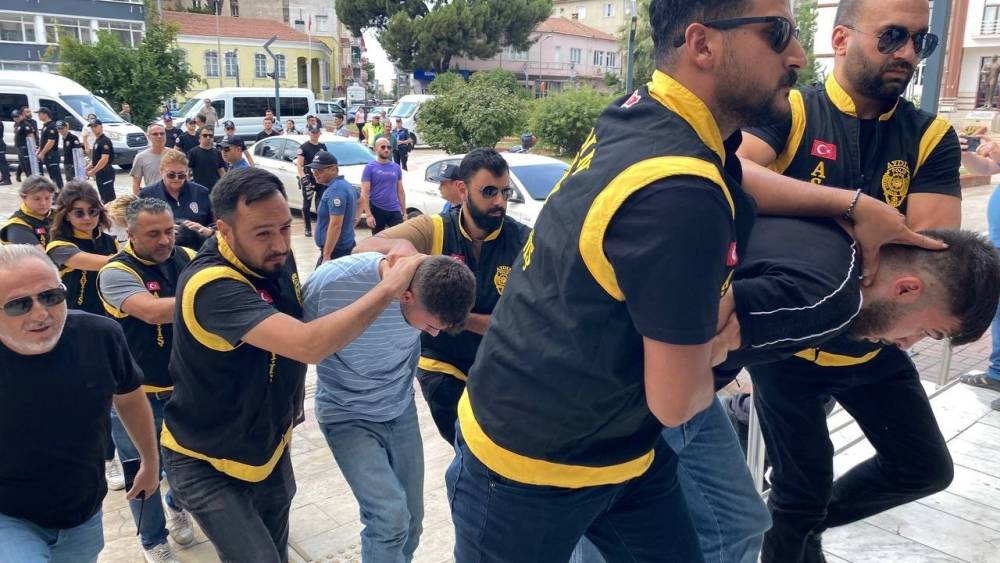 AYDIN’DA ÜNİVERSİTELİ GENÇ KIZIN ÖLÜMÜYLE İLGİLİ 5 KİŞİ ADLİYEYE SEVK EDİLDİ