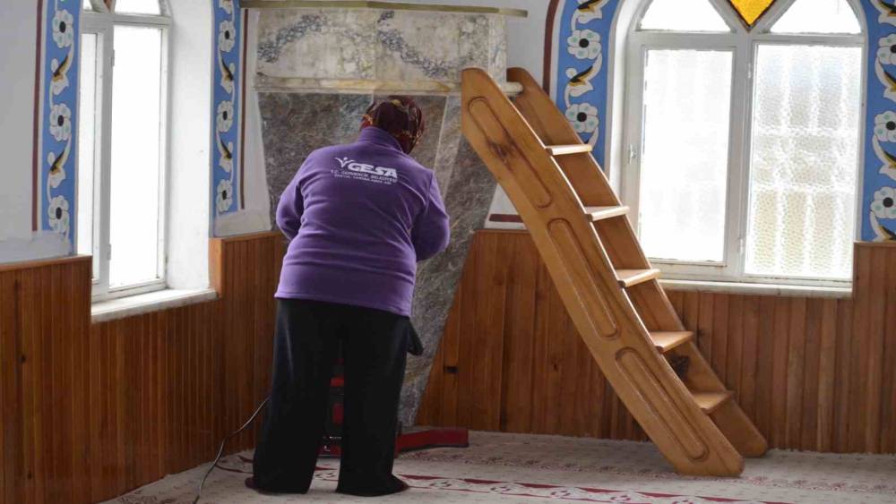 Germencik&rsquo;te Ramazan ayı &ouml;ncesi camiler temizlendi