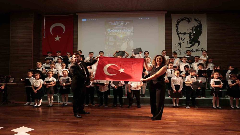 İncirliova&rsquo;da minik seslerden t&uuml;rk&uuml; ş&ouml;leni
