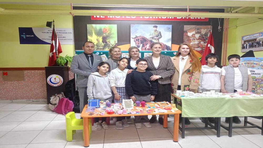 Kaymakam Kan, minik girişimcilerin heyecanına ortak oldu
