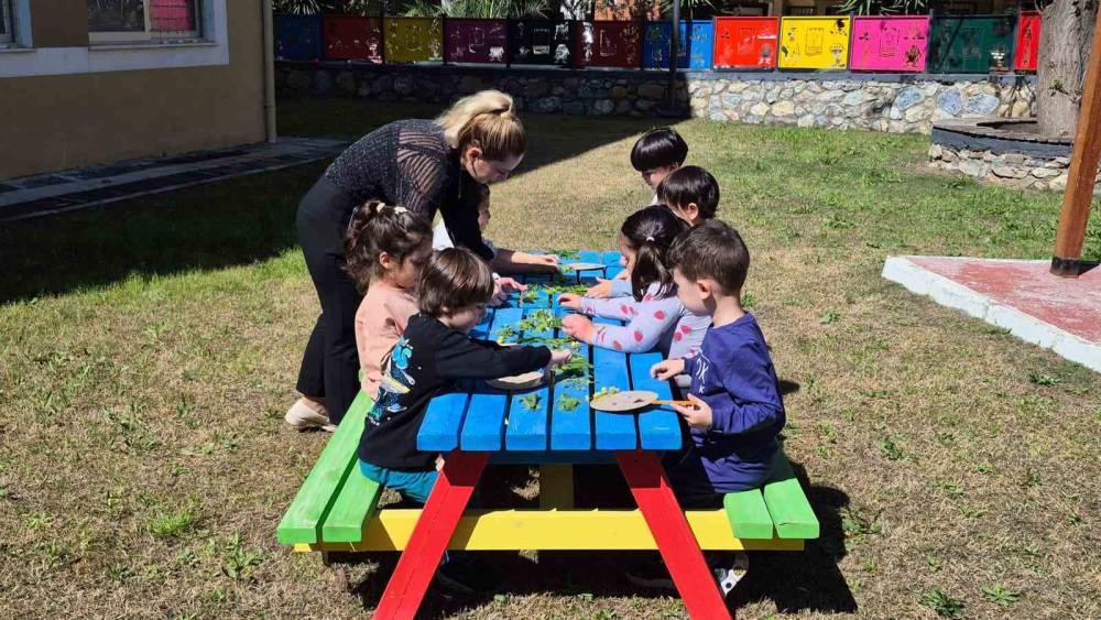 Kuşadası Belediyesi &Ccedil;ocuk Gelişim Merkezi&rsquo;nde minikler yarınlara hazırlanıyor