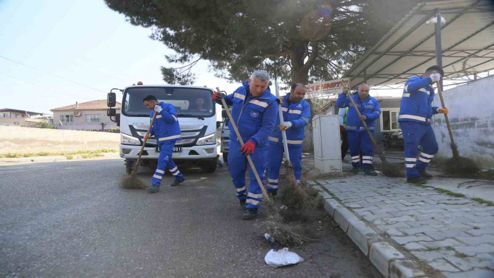 Aydın B&uuml;y&uuml;kşehir&rsquo;den Acarlar&rsquo;da &ccedil;evre d&uuml;zenleme ve bakım &ccedil;alışması
