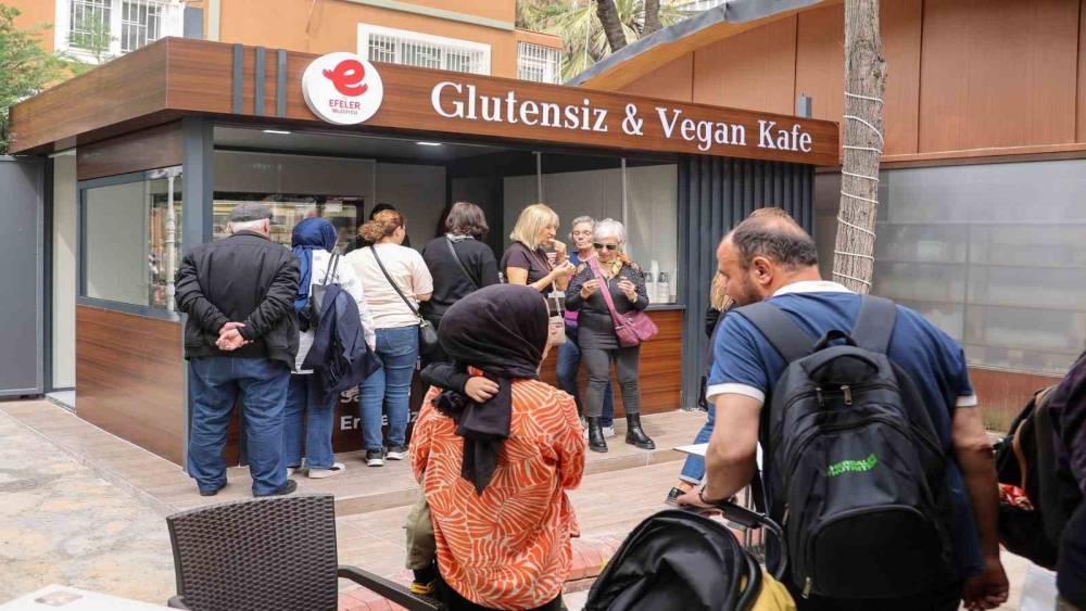 Efeler&rsquo;de &ccedil;&ouml;lyak hastalarına g&uuml;venli lezzet durağı
