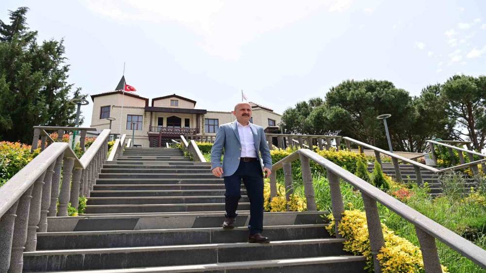 Vali Varol, Adnan Menderes&rsquo;in hatırasını yaşatan m&uuml;zede incelemelerde bulundu

