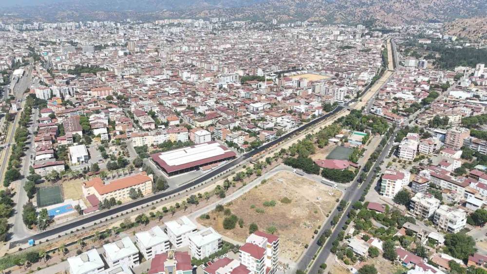 Başkan Tetik yeni asfaltı direksiyon başında test etti
