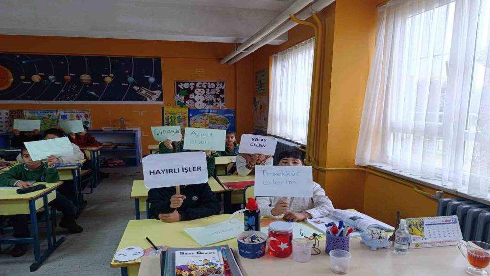 Efeler&rsquo;de okullarda sevgi ve saygı dili g&uuml;&ccedil;lendi