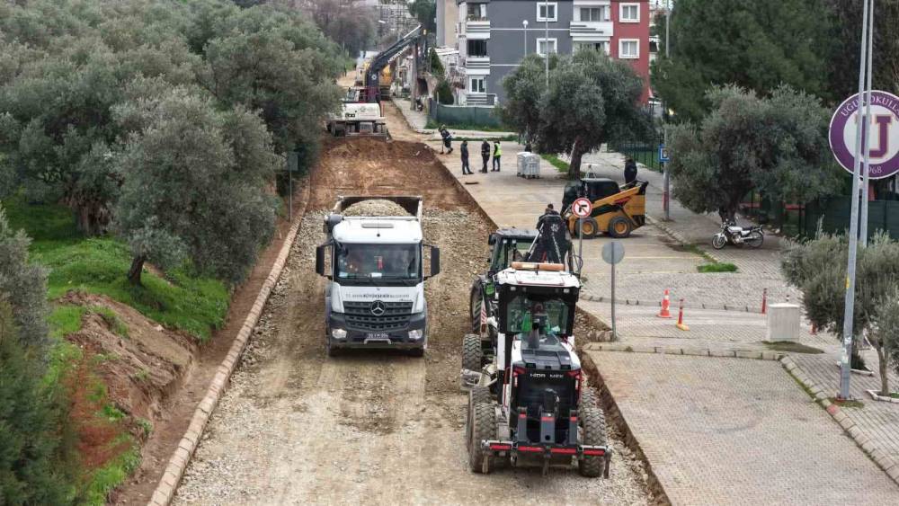 Aydın&rsquo;da 400 milyon liralık yol yatırımında ilk kazma vuruldu