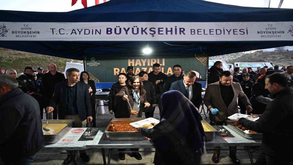 Başkan &Ccedil;er&ccedil;ioğlu Yenipazar&rsquo;da vatandaşlarla iftar sofrasında buluştu
