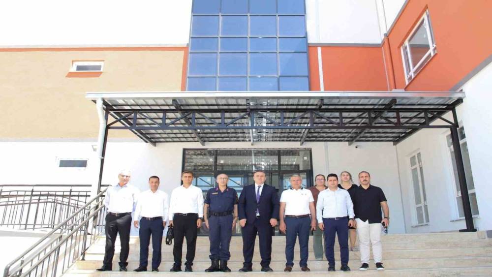 Kaymakam Taş, Köşk Adnan Menderes İlkokulu inşaatında incelemede bulundu

