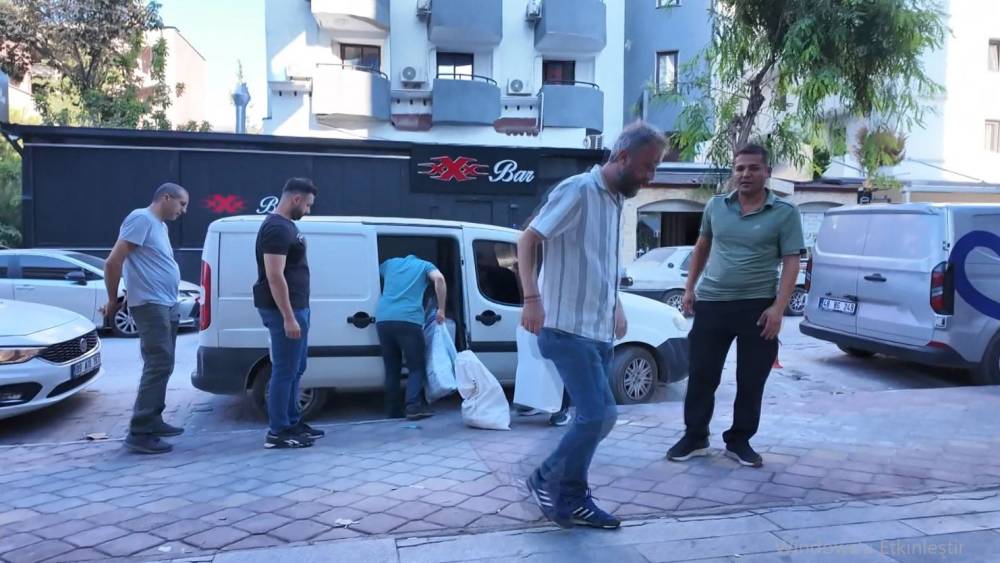 CHP&rsquo;den Yeni Parti&rsquo;ye ge&ccedil;en Milletvekili Tezcan&rsquo;ın avukat olan kızı ve damadının ofisinde arama yapıldı
