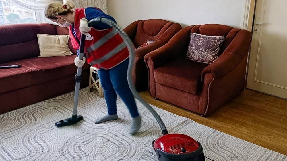 Efeler Belediyesi&rsquo;nin Evde Bakım Hizmeti s&uuml;r&uuml;yor